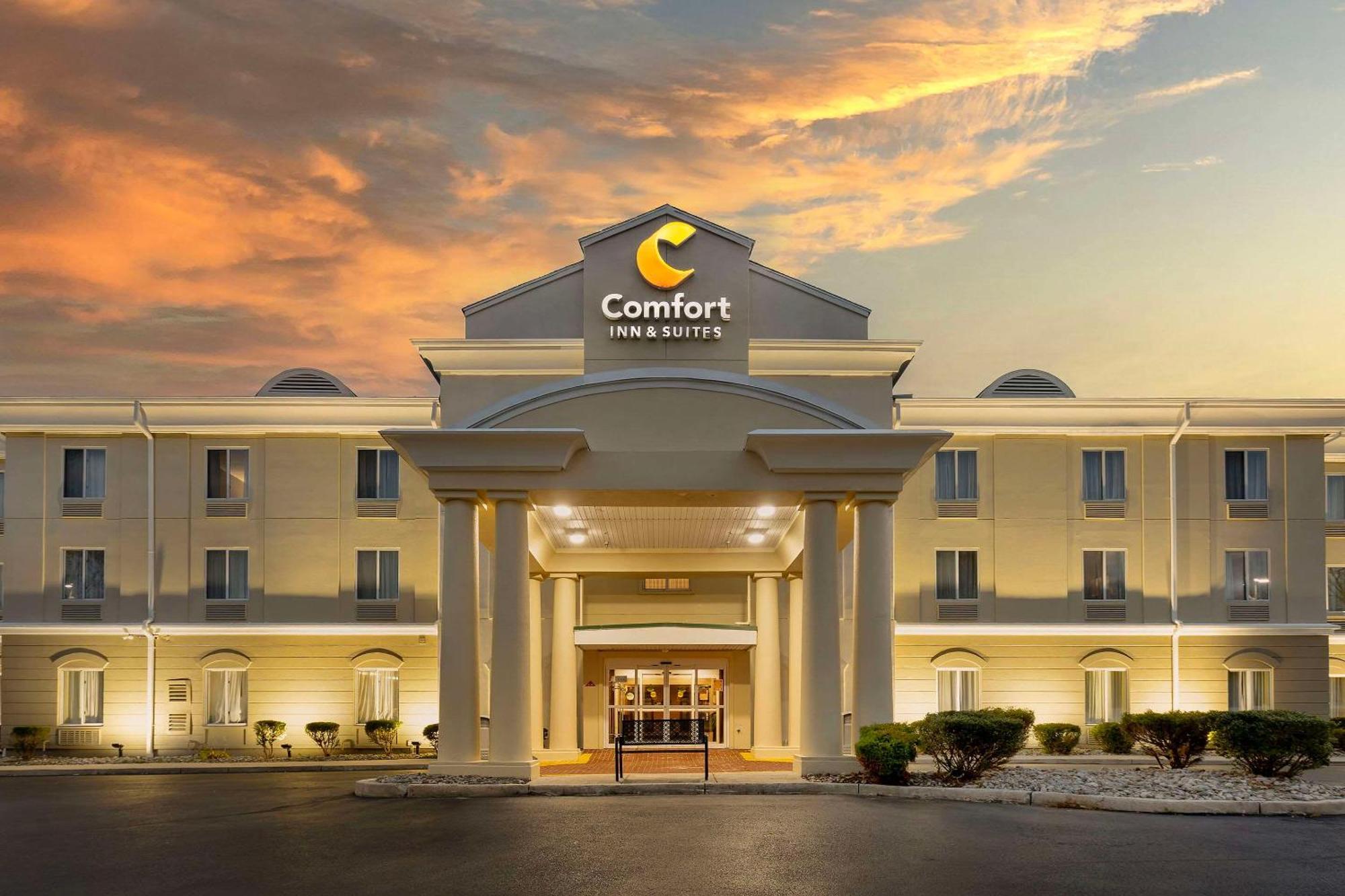 Comfort Inn & Suites Carneys Point Exterior photo