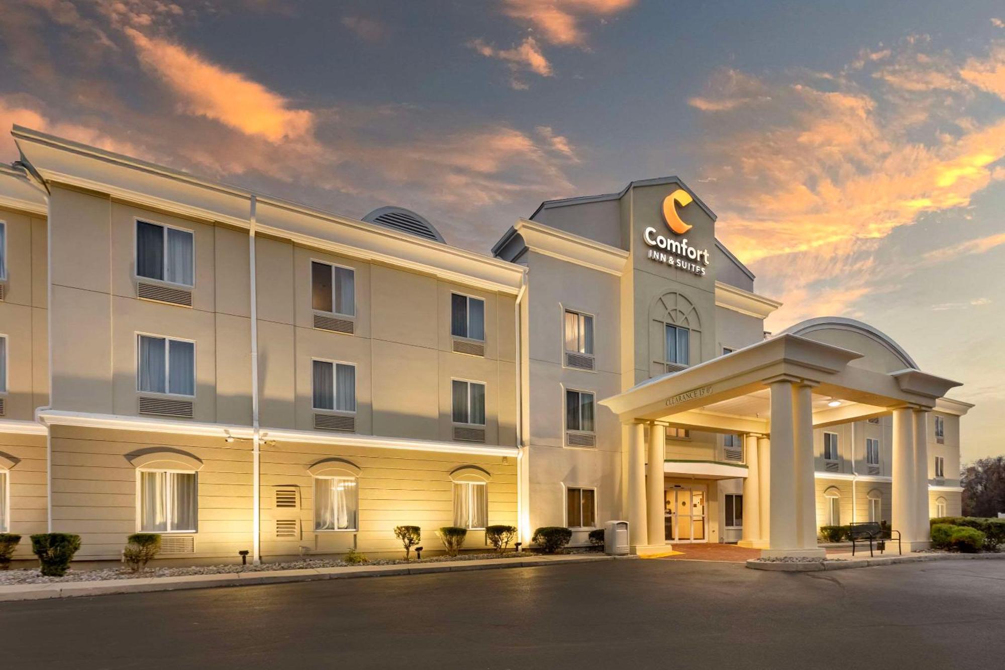 Comfort Inn & Suites Carneys Point Exterior photo